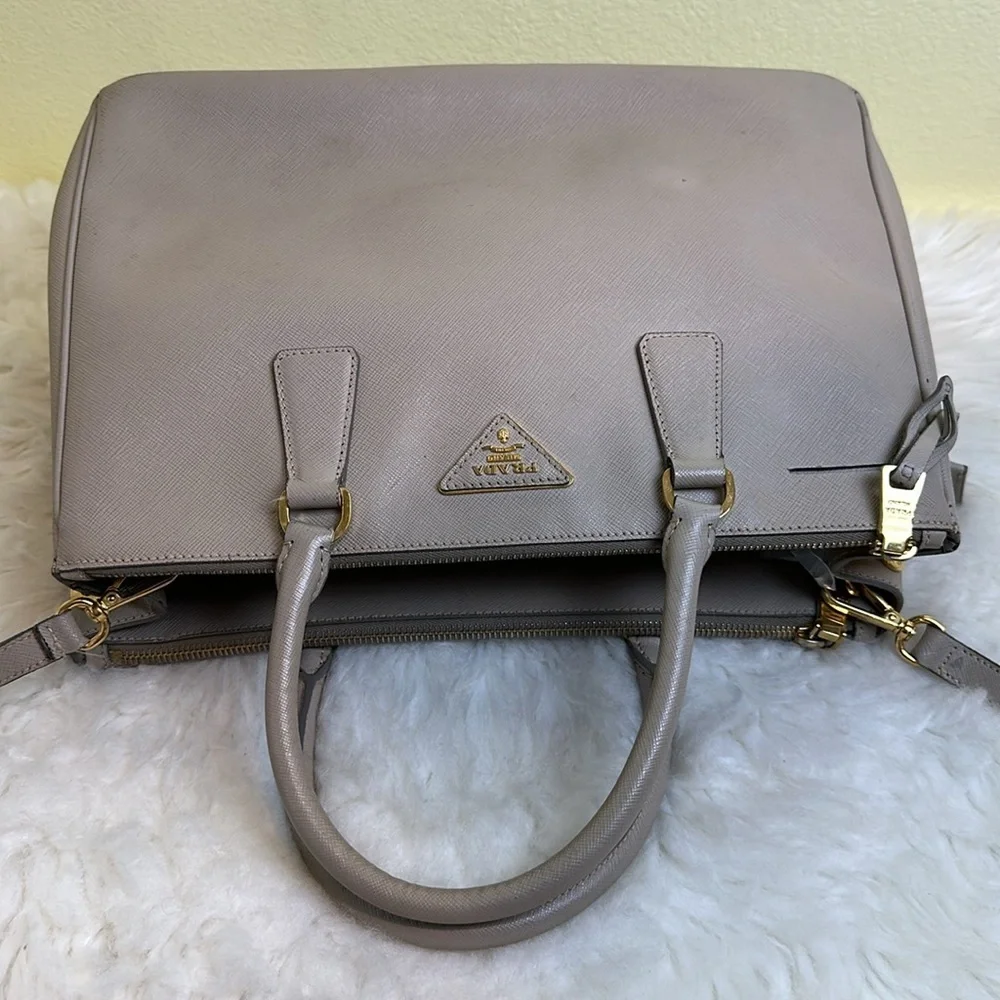 💯Authentic Prada Lux Safiano  Leather Handbag🍀 - Picture 11 of 15